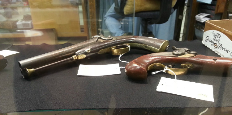 锈迹斑斑的博物馆，美国民间枪支拍卖厅 - 流浪枪手 - 流浪枪手的驿站