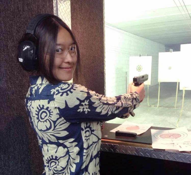 看中国美女留学生的玩枪境界