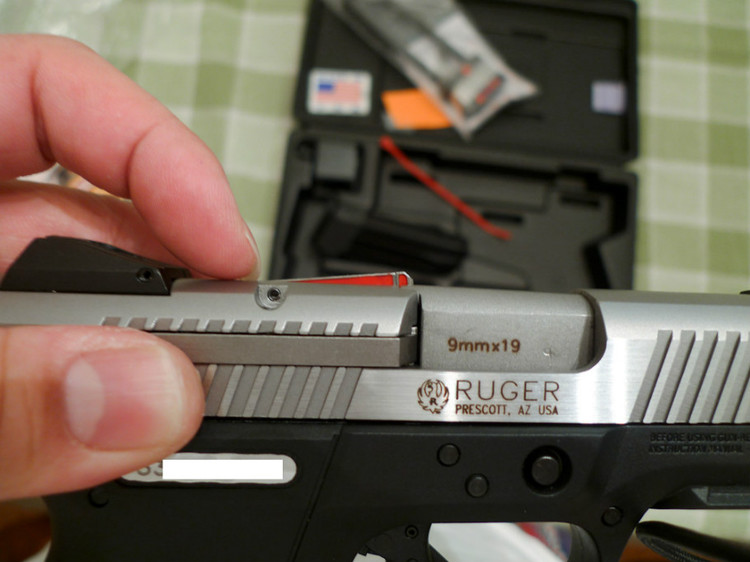 我的防身短火Ruger SR9c +400发9mm子弹 - 真的手无寸铁 - 真的手无寸铁的博客